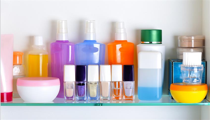 Conosciamo meglio i cosmetici Conosciamo meglio i cosmetici